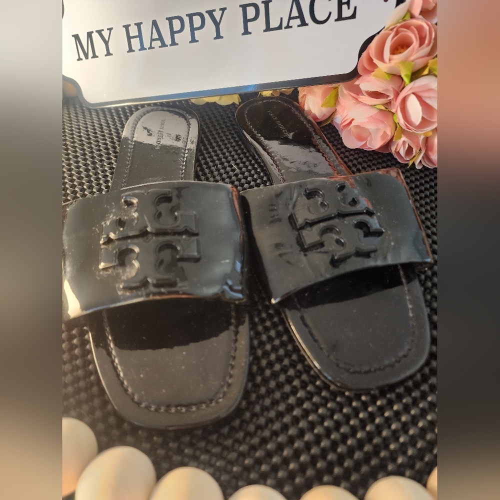 Tory Burch Black Sandals Sleek and Stylish
